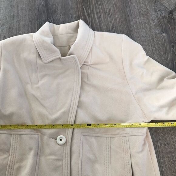 Vintage Juli de Roma Women's Button Front Cream Long Sleeve Coat Made In USA - Picture 6 of 7